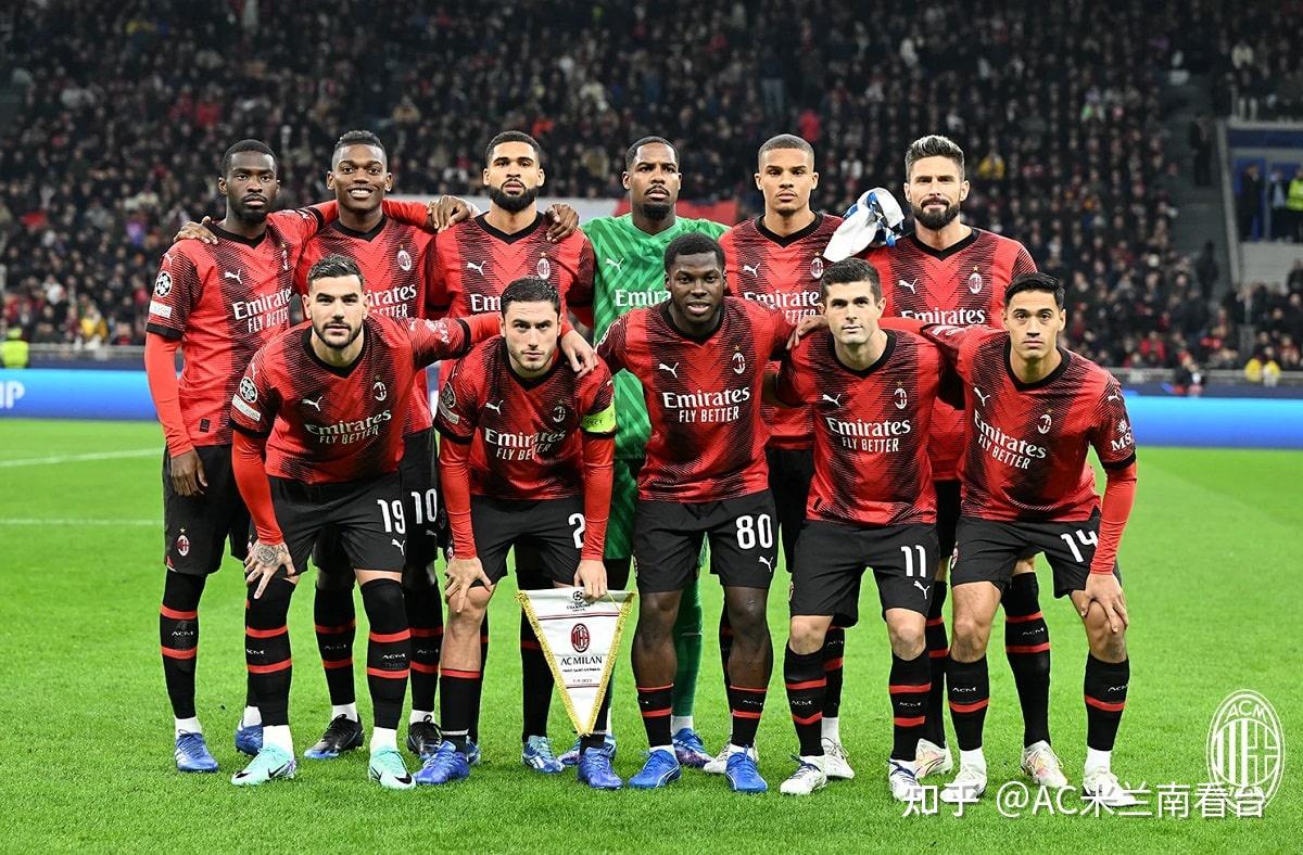 关于AC米兰大胜巴黎，晋级形势一片光明的信息