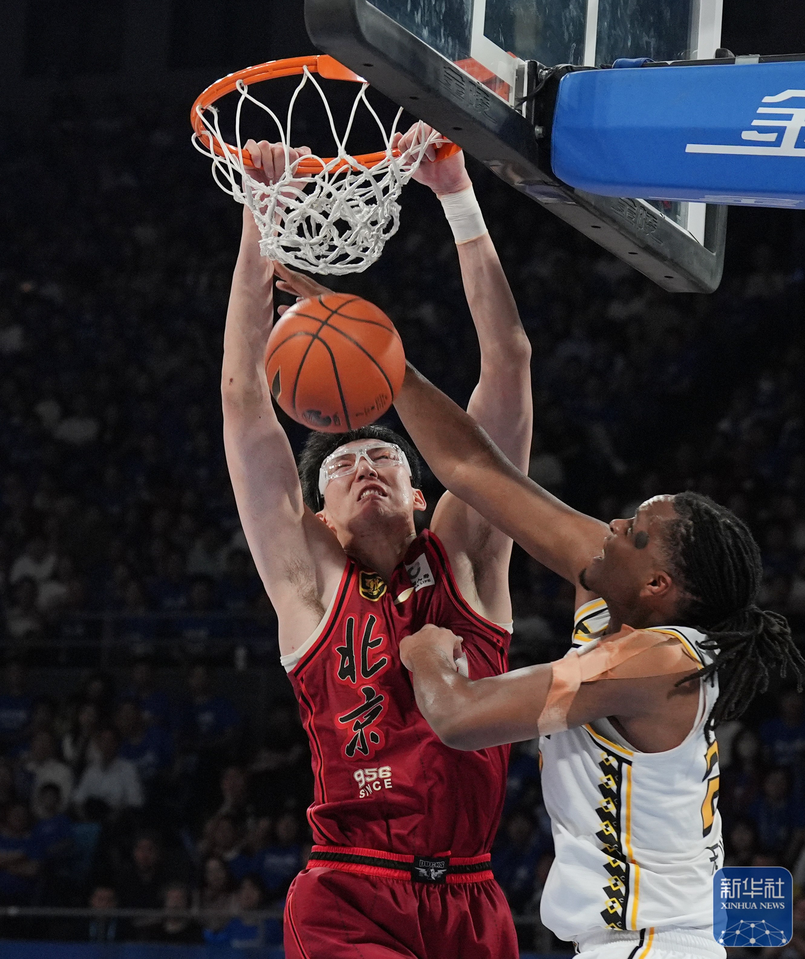 开云体育平台APP-篮球赛季总决赛闪亮登场，球队全力以赴的简单介绍