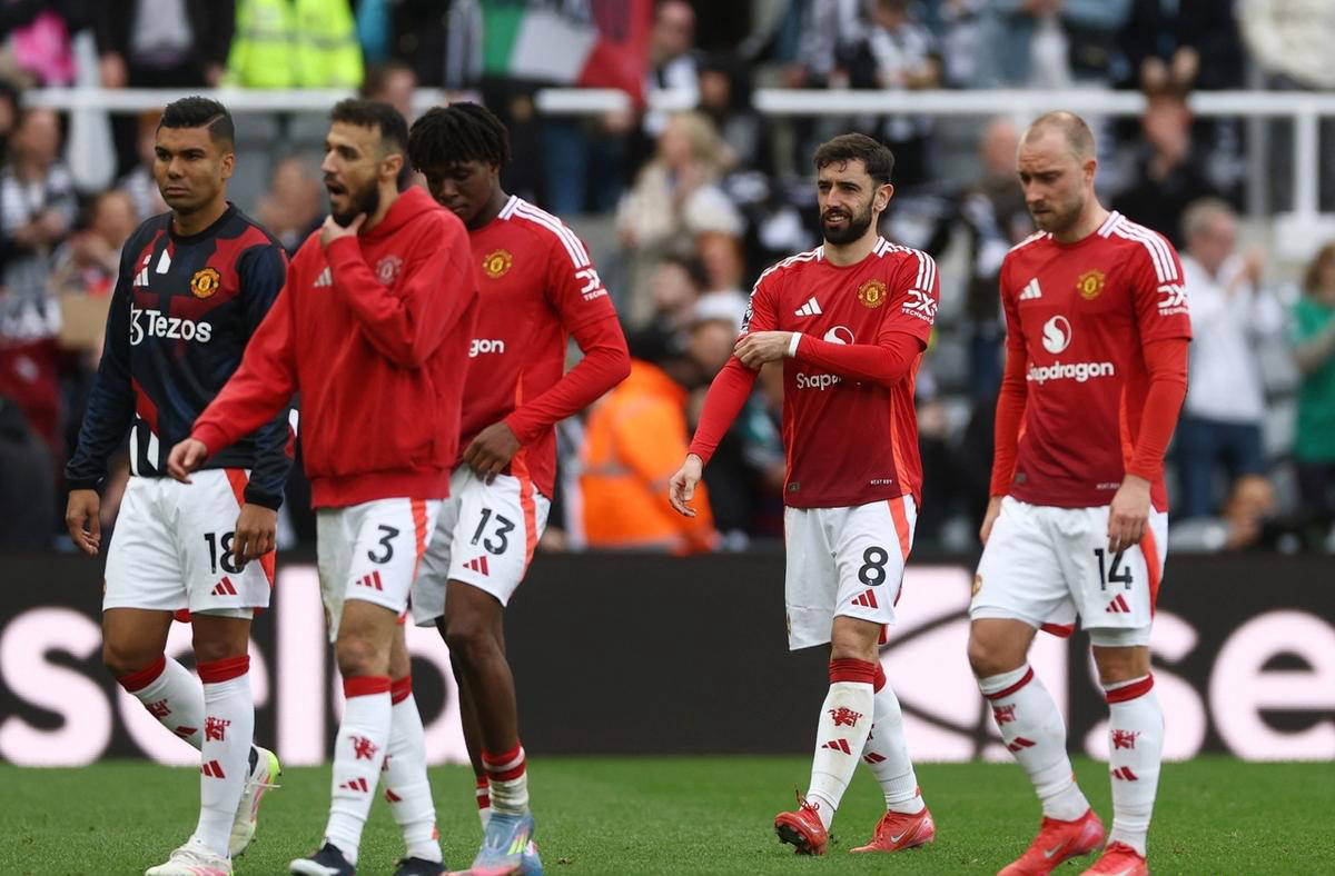 开云体育下载-关于曼联遭遇惨败，调整战术备战下轮的信息