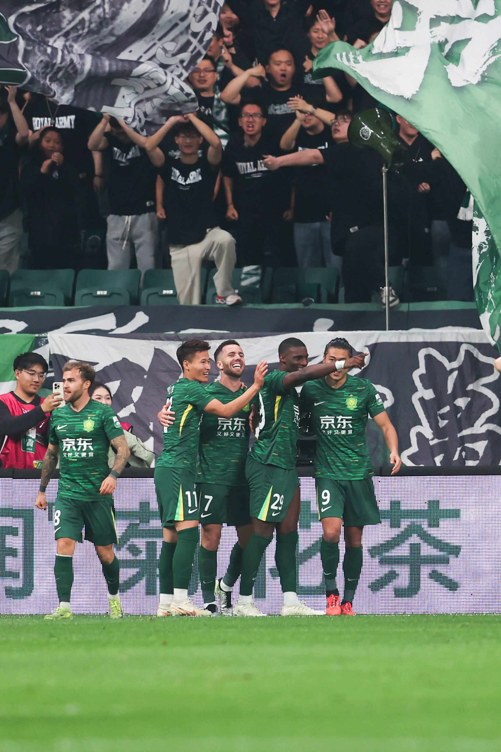 国足遭遇梅西险胜，中超局势紧张