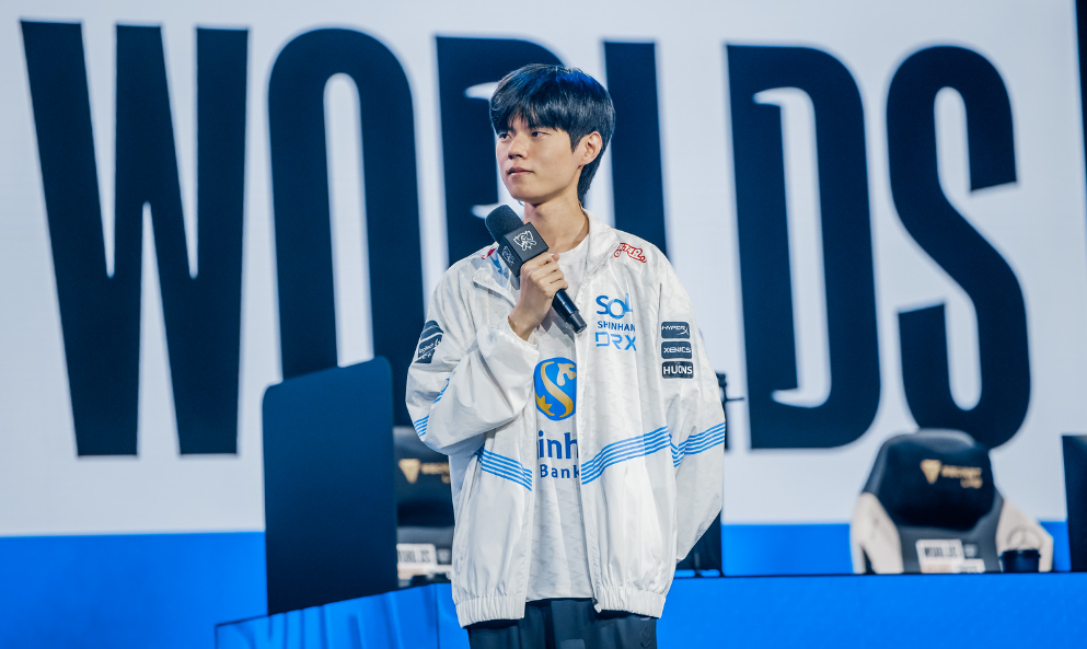 开云体育入口-FLY险胜KT，Deft打出惊人五杀入围赛3:0（柏林）