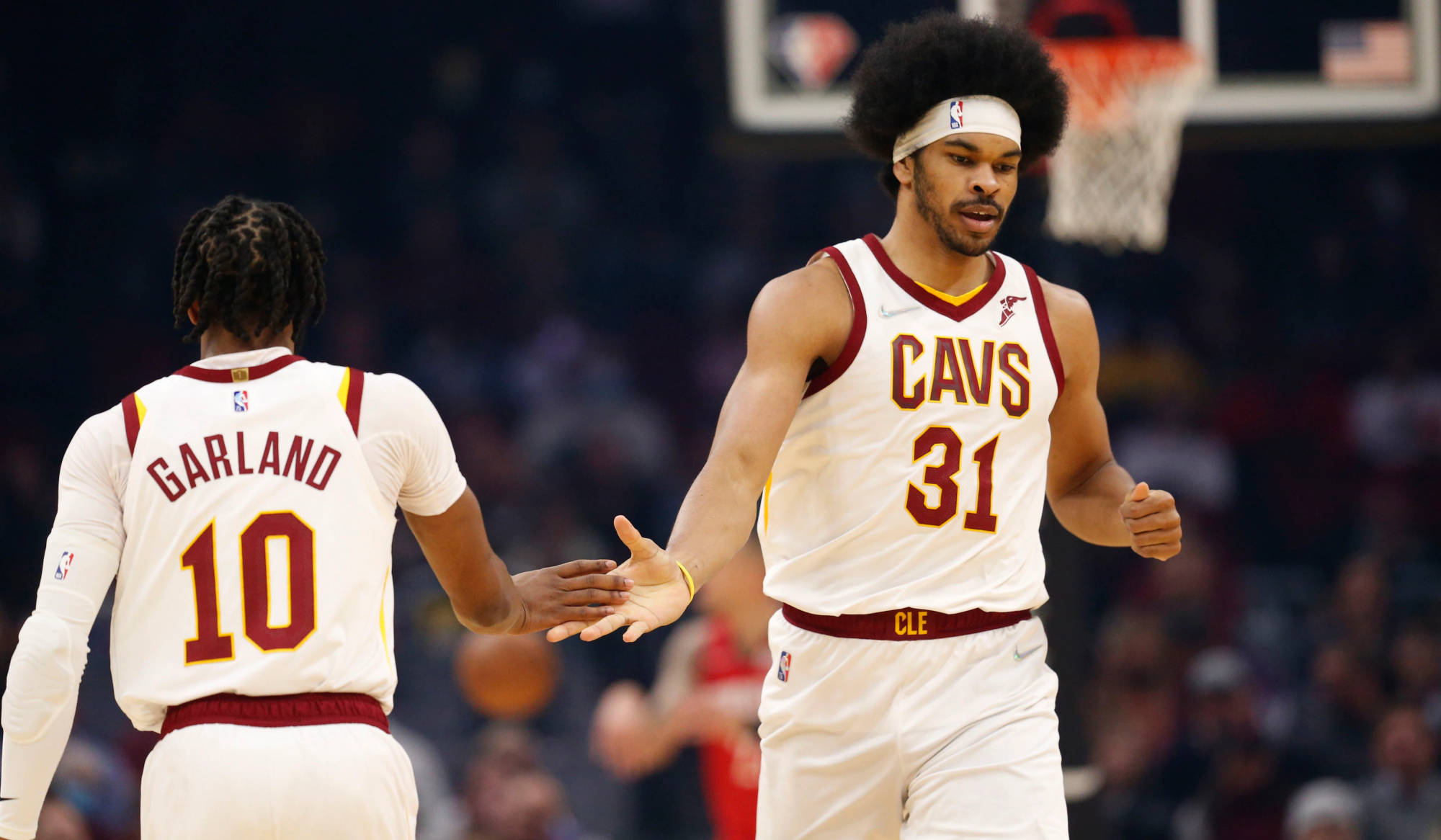 开拓者战胜公牛，保持领先