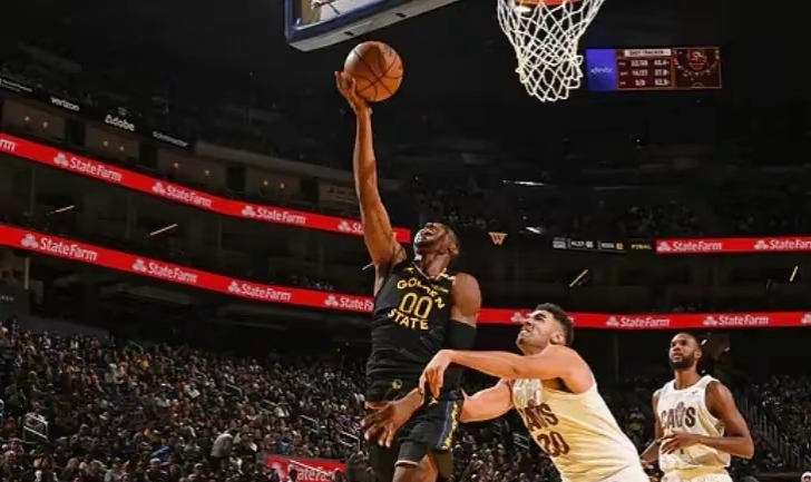 勇士罕见不敌骑士，大胜结束