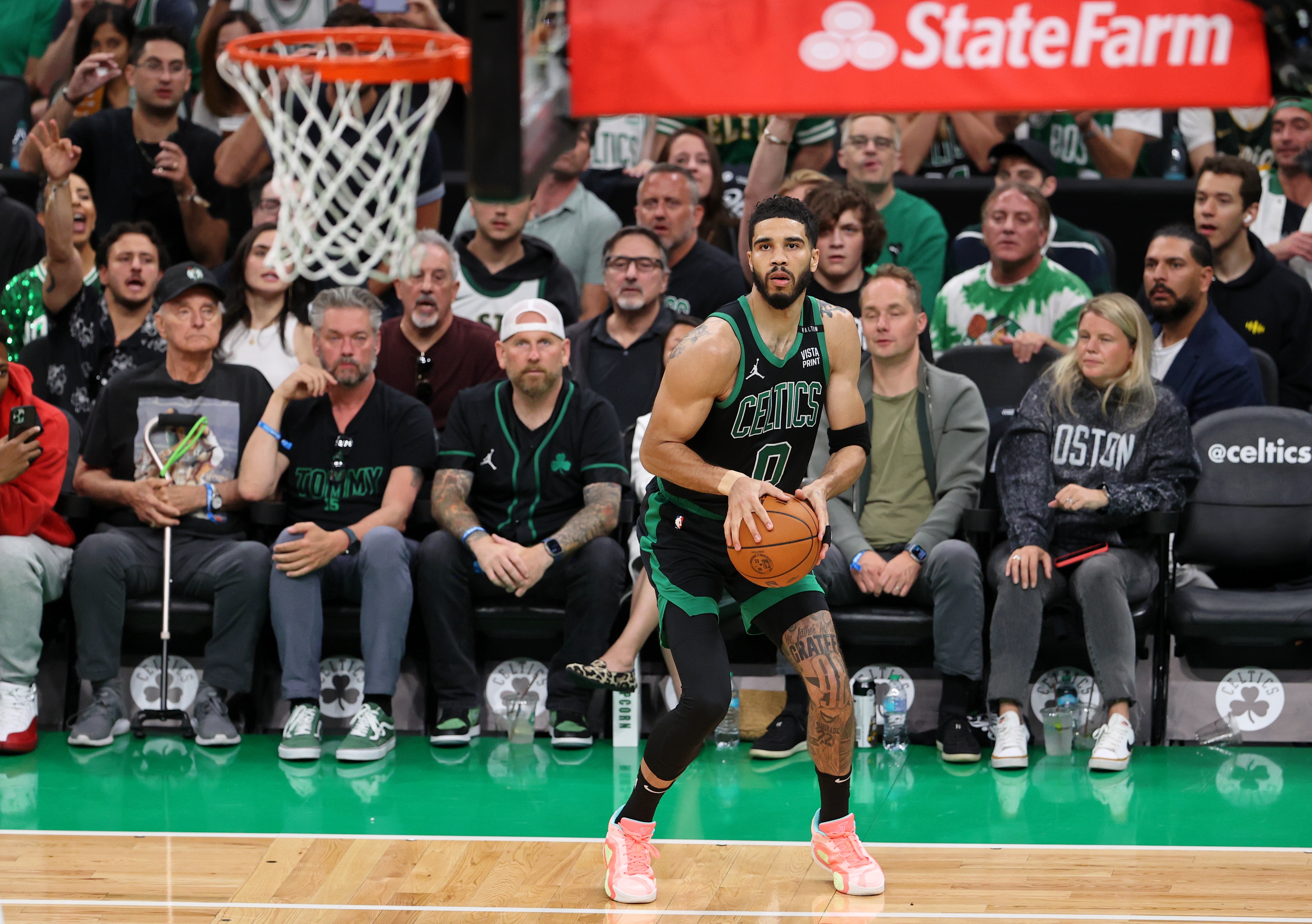 尼克斯险胜篮网,塔图姆统治全场 尼克斯险胜篮网,塔图姆统治全场