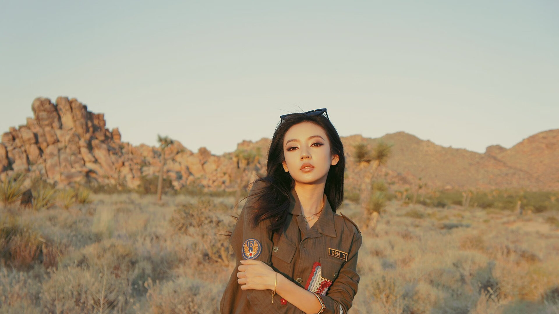 开云体育平台APP-赛道与球场，字母哥在F1揭幕战的狂飙与活塞的关键突围