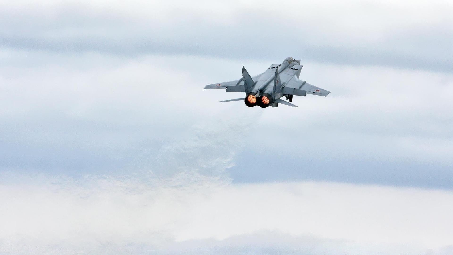 开云平台-钢铁是如何炼成的，逆境中的哈登与那座名为压力的雪山